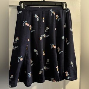Ann Taylor LOFT - Navy blue floral mini skirt, women size 2